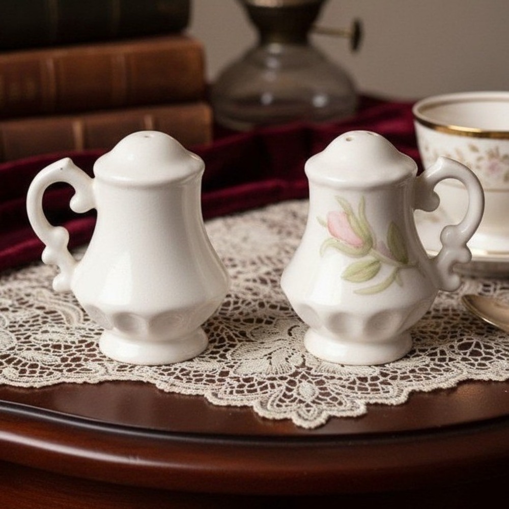 Vintage Metlox Vernon Rose Pink Poppytrail Salt Pepper Shakers